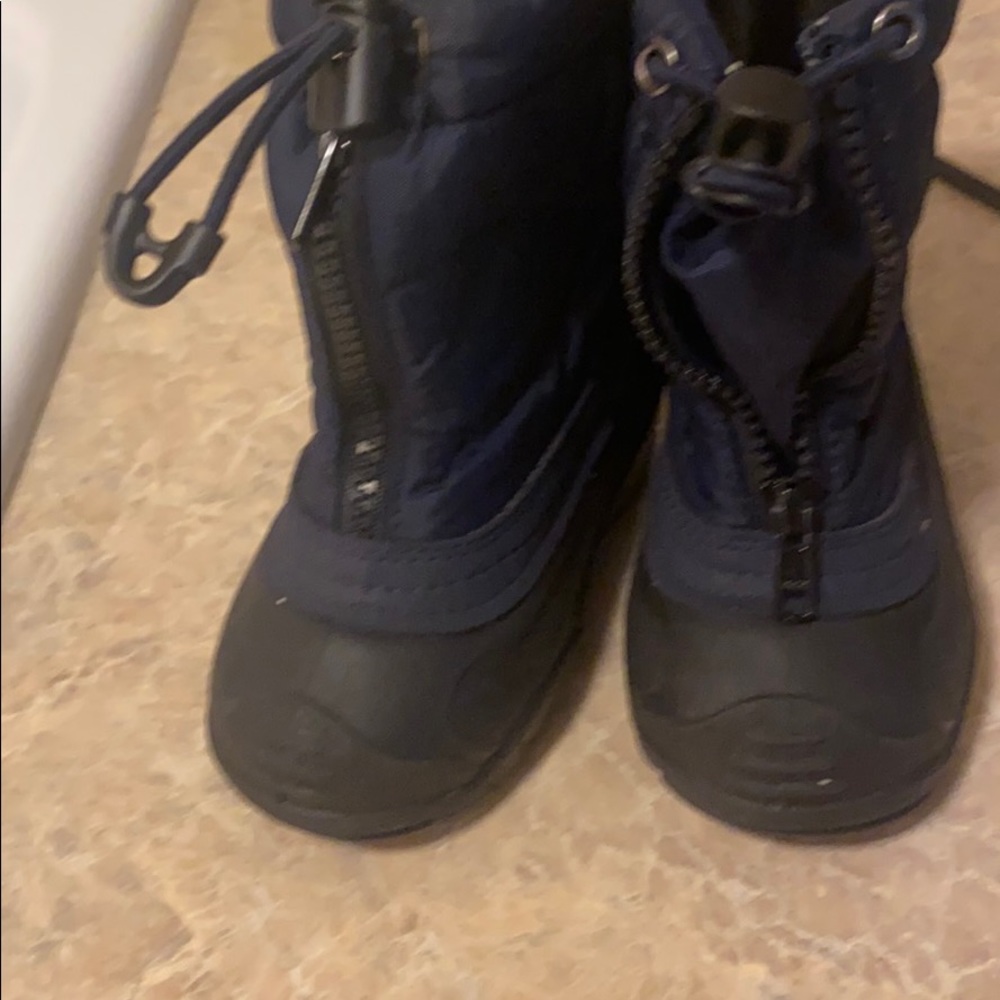 Snow boots 7c toddler